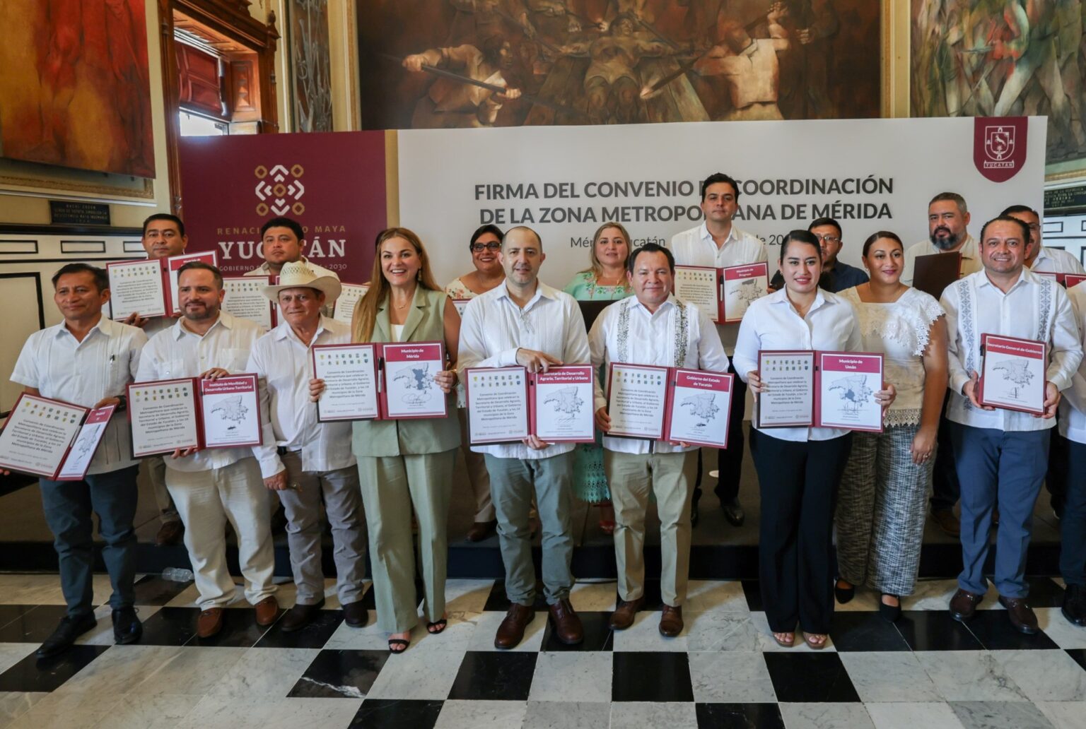 DÍAZ MENA FIRMA CONVENIO HISTÓRICO CON SEDATU Y 14 MUNICIPIOS PARA ...